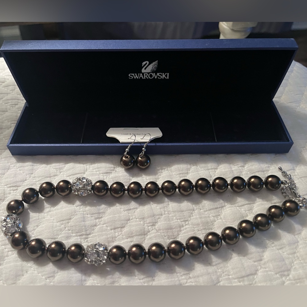 Swarovski pearl necklace and matching earring set